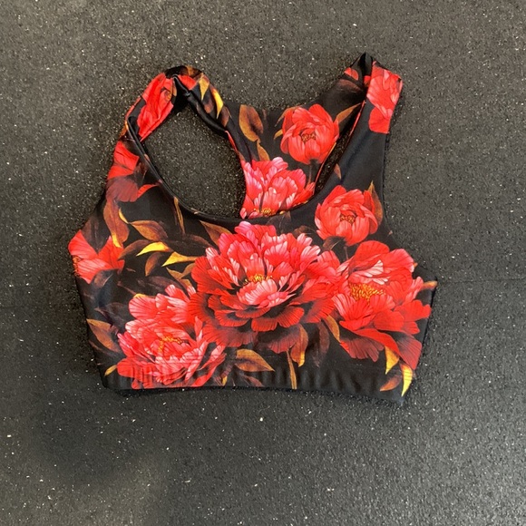 Red floral active wear set Pineapple Clothing - Picture 2 of 8